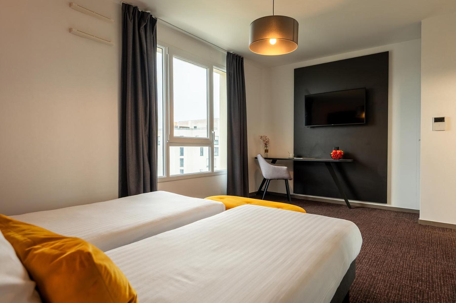 Néméa Appart'Hôtel Vélizy Europe Exterior foto