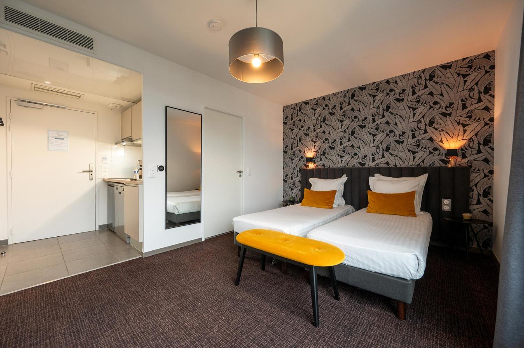 Néméa Appart'Hôtel Vélizy Europe Exterior foto
